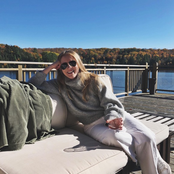 Meet your Posher, Juliana - Picture 1 of 1